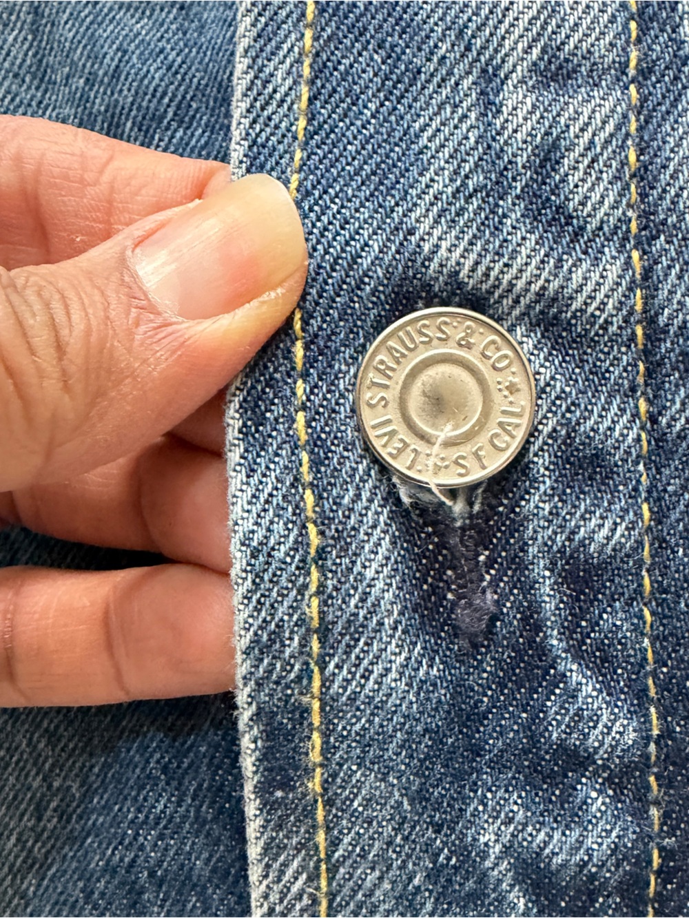 NWT Levi’s Men’s Oversized Twisted Shacket Denim Shirt Jacket Medium Wash Sz XL - Picture 14 of 15